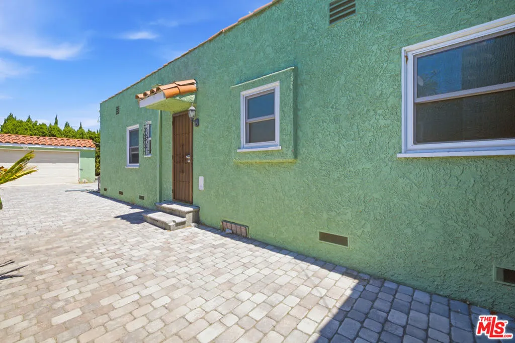 3237 W 74th Street, Los Angeles, California 90043 — photo 5