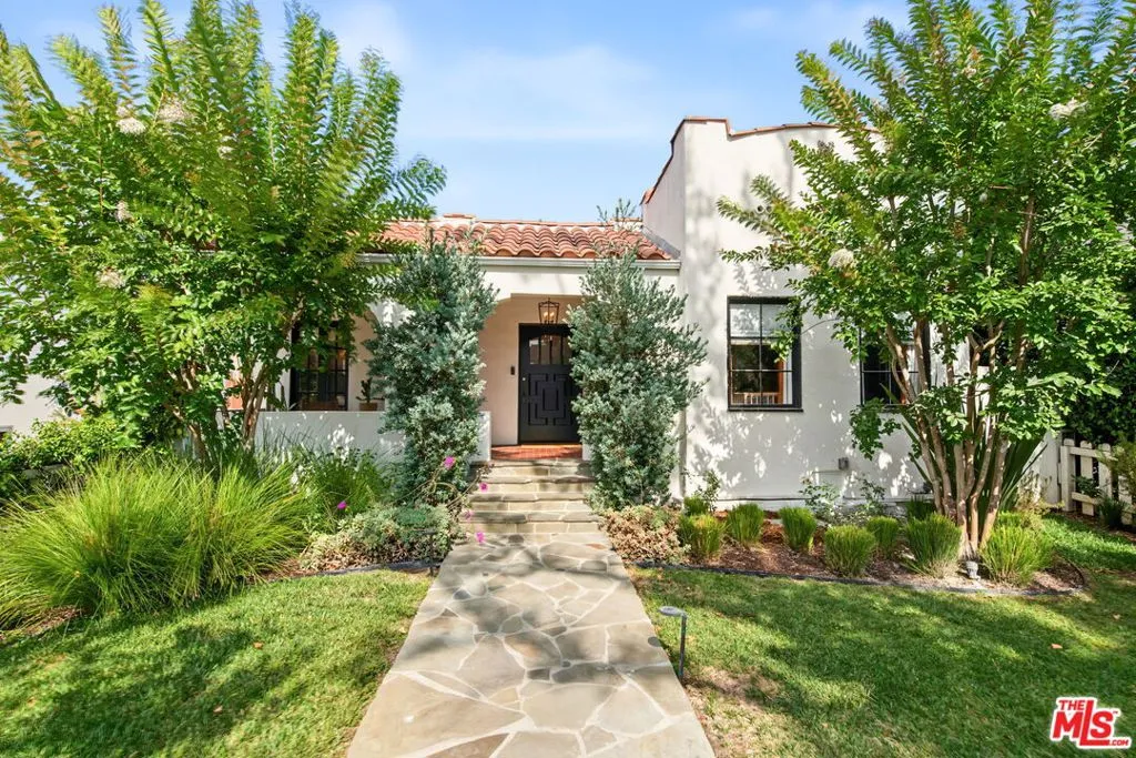 348 N Citrus Ave