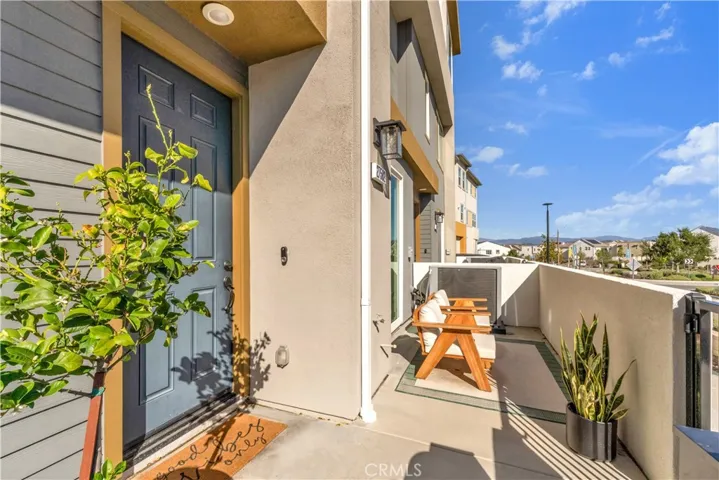 27582 Manzanita Way, Valencia, California 91381 — photo 4