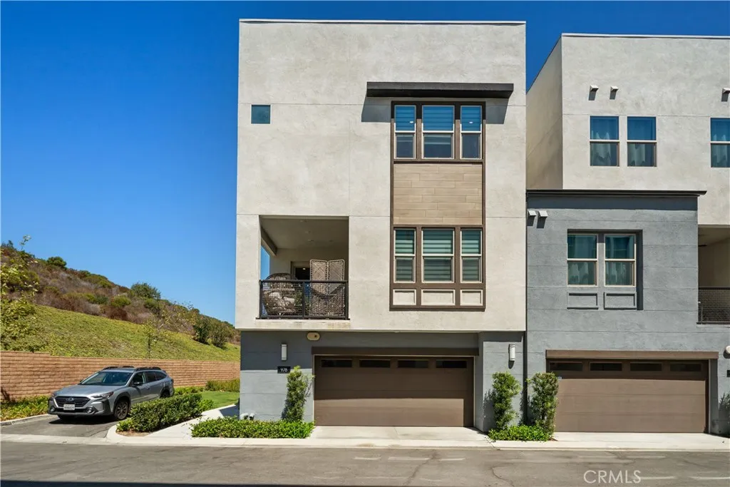 978 Poppy Ct