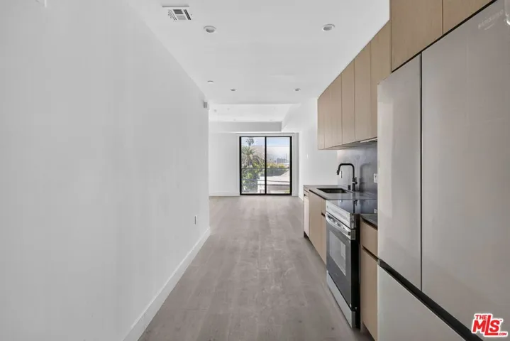 1808 Lincoln Boulevard 312, Venice, California 90291 — photo 4