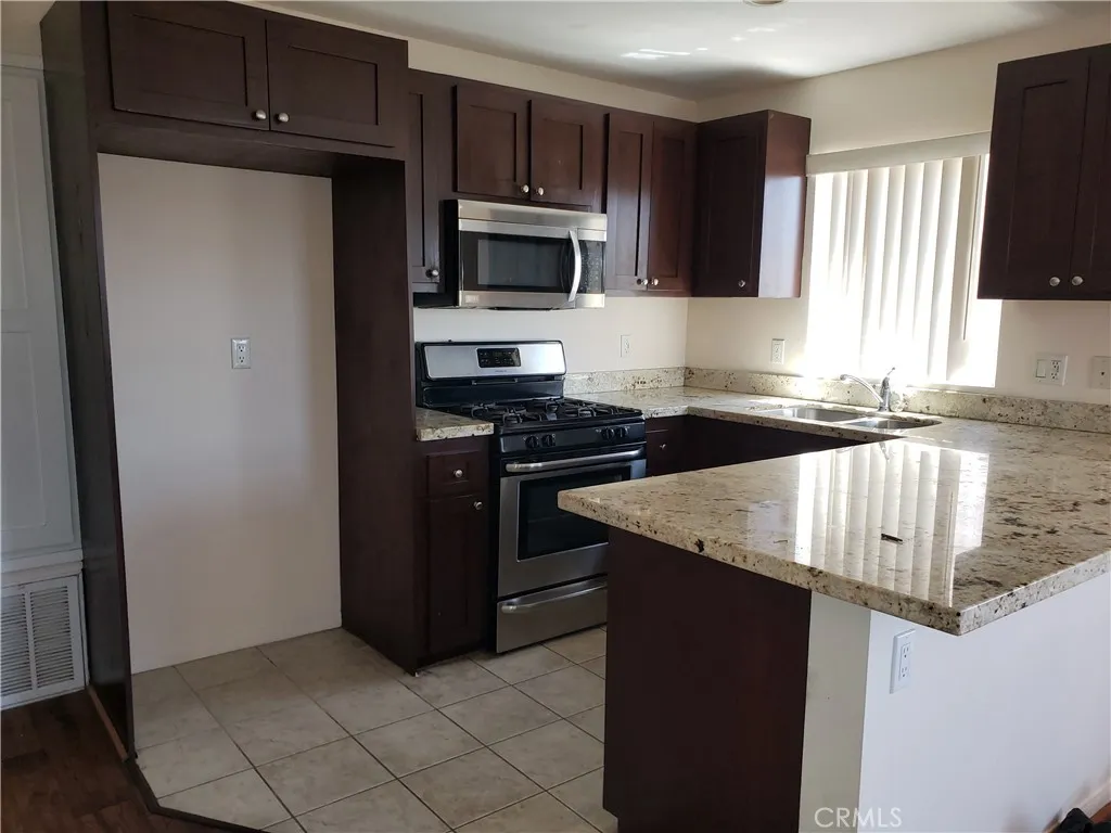 14537 Archwood Street 302, Van Nuys, California 91405 — photo 5