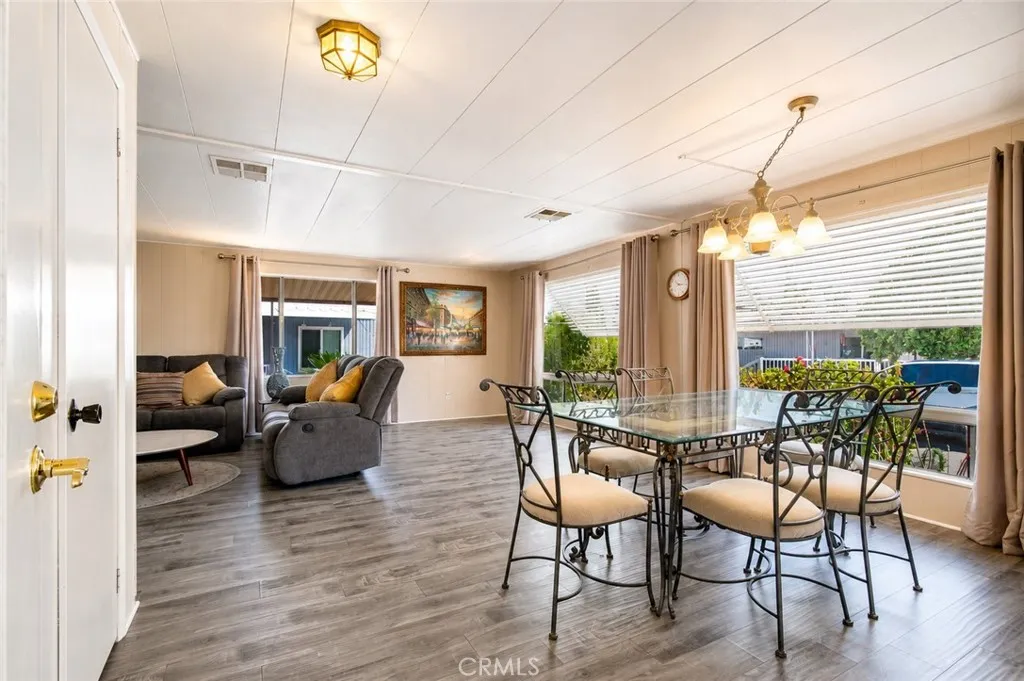living/ dinning area
