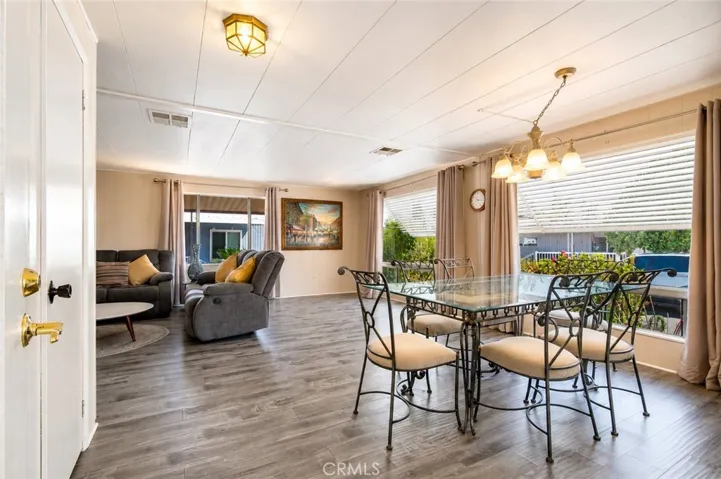 living/ dinning area