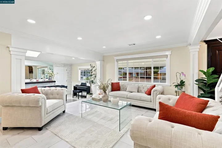 1386 Lichen Ct, Concord, California 94521 — photo 4