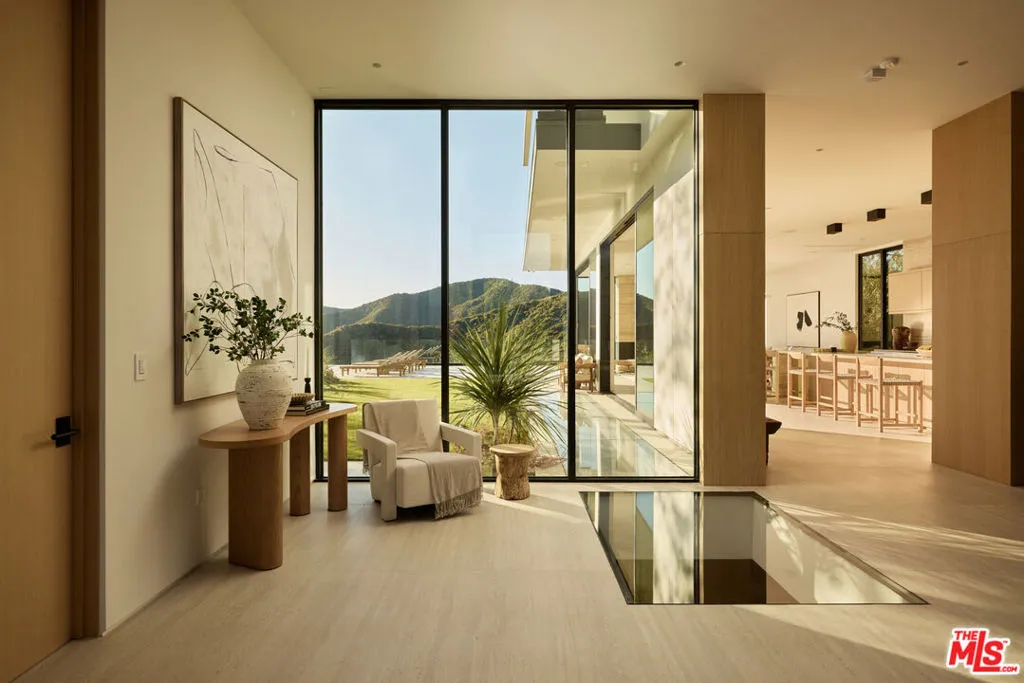 1149 Linda Flora Drive, Los Angeles, California 90049 — photo 4