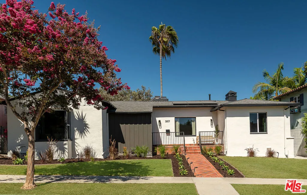 3807 Floresta Way