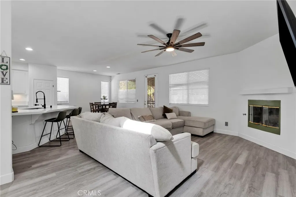 15033 Henderson, Adelanto, California 92301 — photo 4
