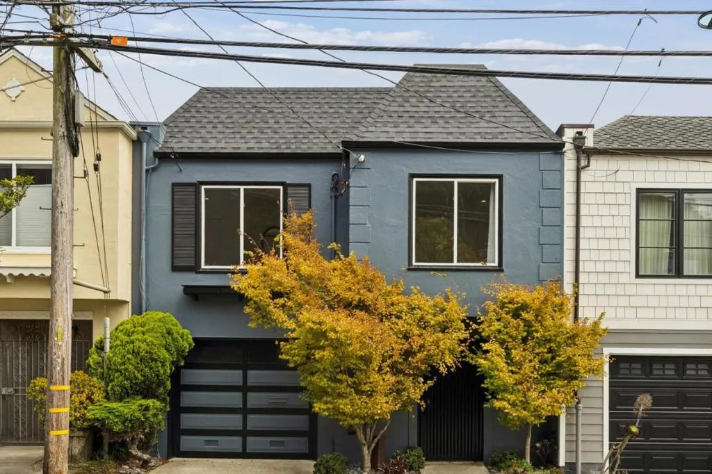 22 Stanford Heights Ave