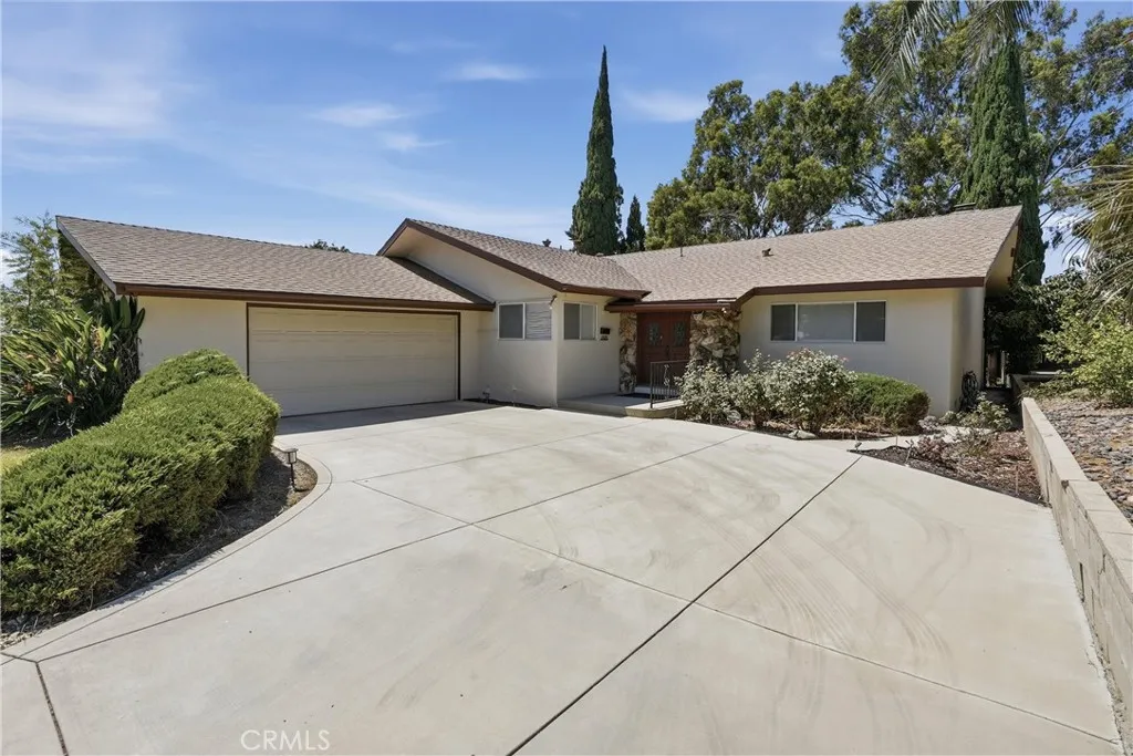 11525 Sunnybrook Ln