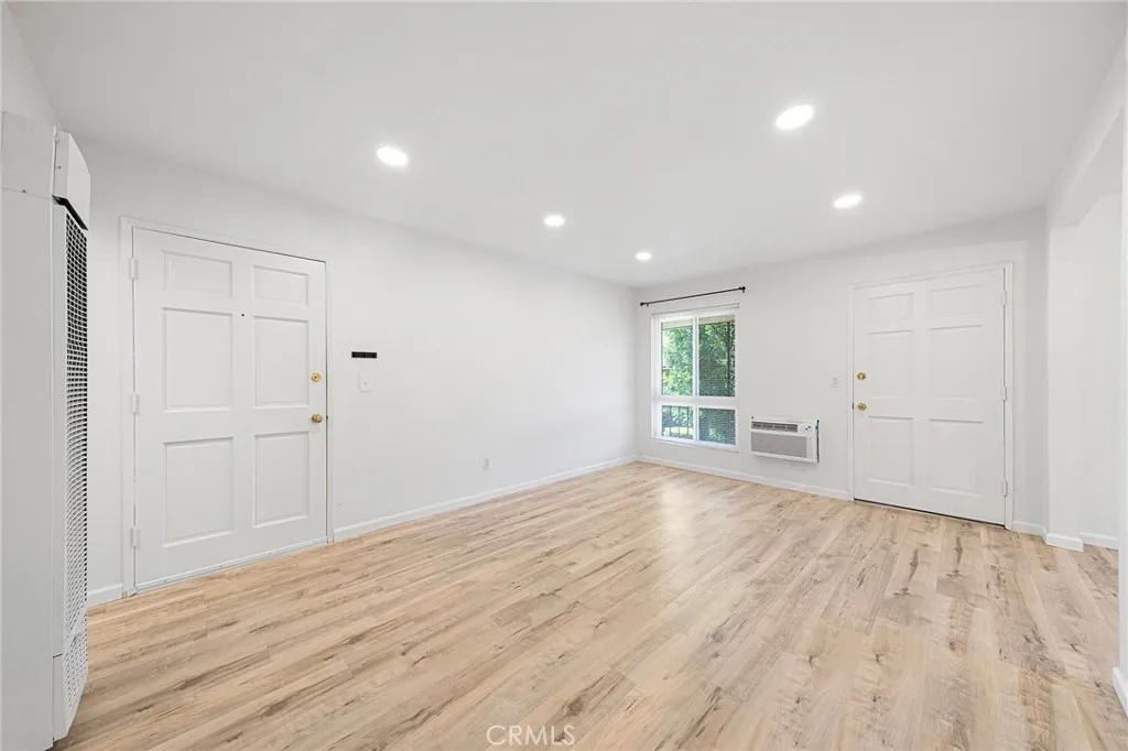 660 S Glassell Street 54, Orange, California 92866 — photo 4