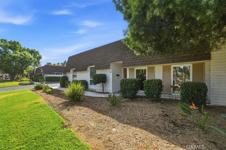 828 E Highland Avenue, Redlands, California 92374 — photo 4