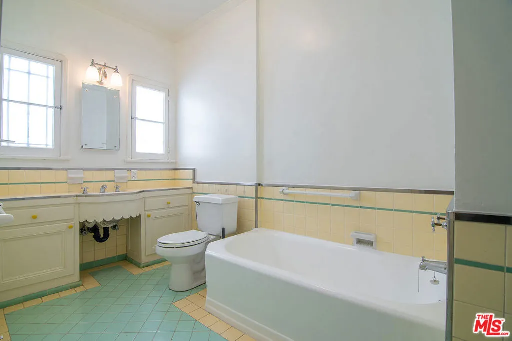 Bathroom Bathroom