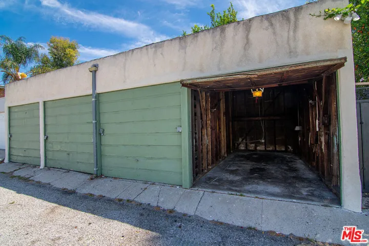 Private 1-Car Garage