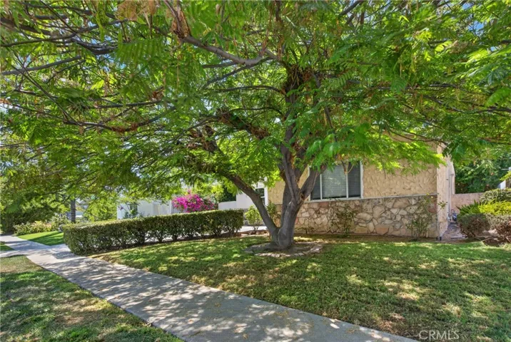 19134 Welby, Reseda, California 91335 — photo 4