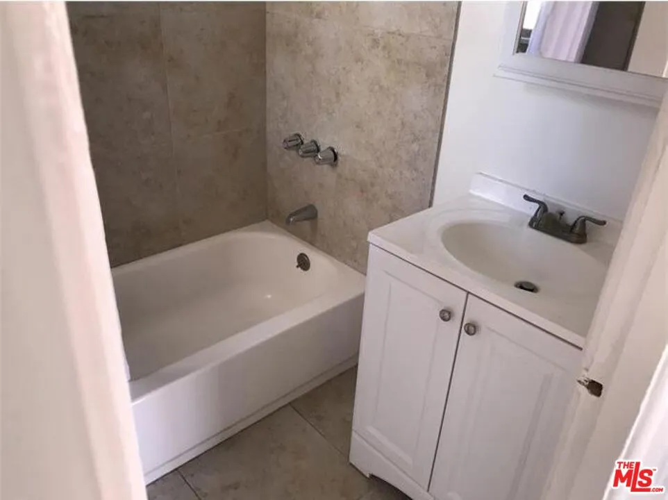 246 N Alvarado Street, Los Angeles, California 90026 — photo 4
