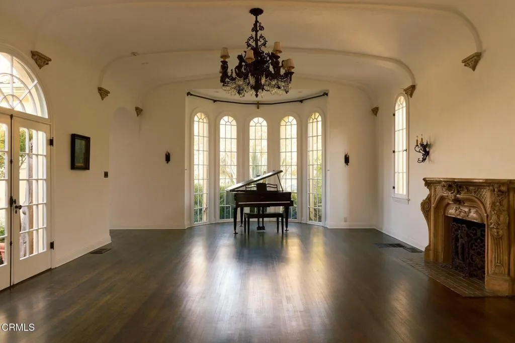 913 Burnside Avenue, Los Angeles, California 90036 — photo 4
