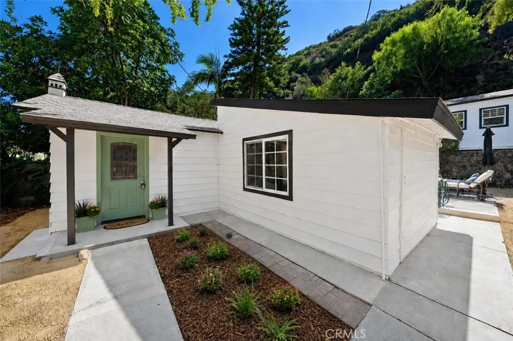1535 Arroyo Dr