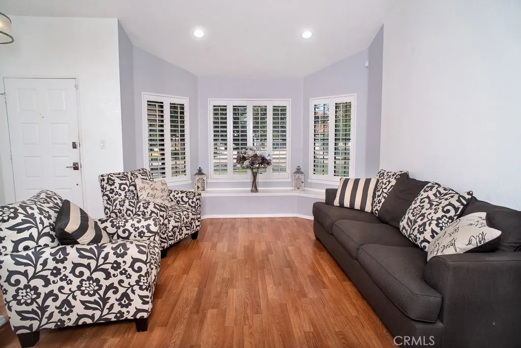 1046 E Avenue J6, Lancaster, California 93535 — photo 5