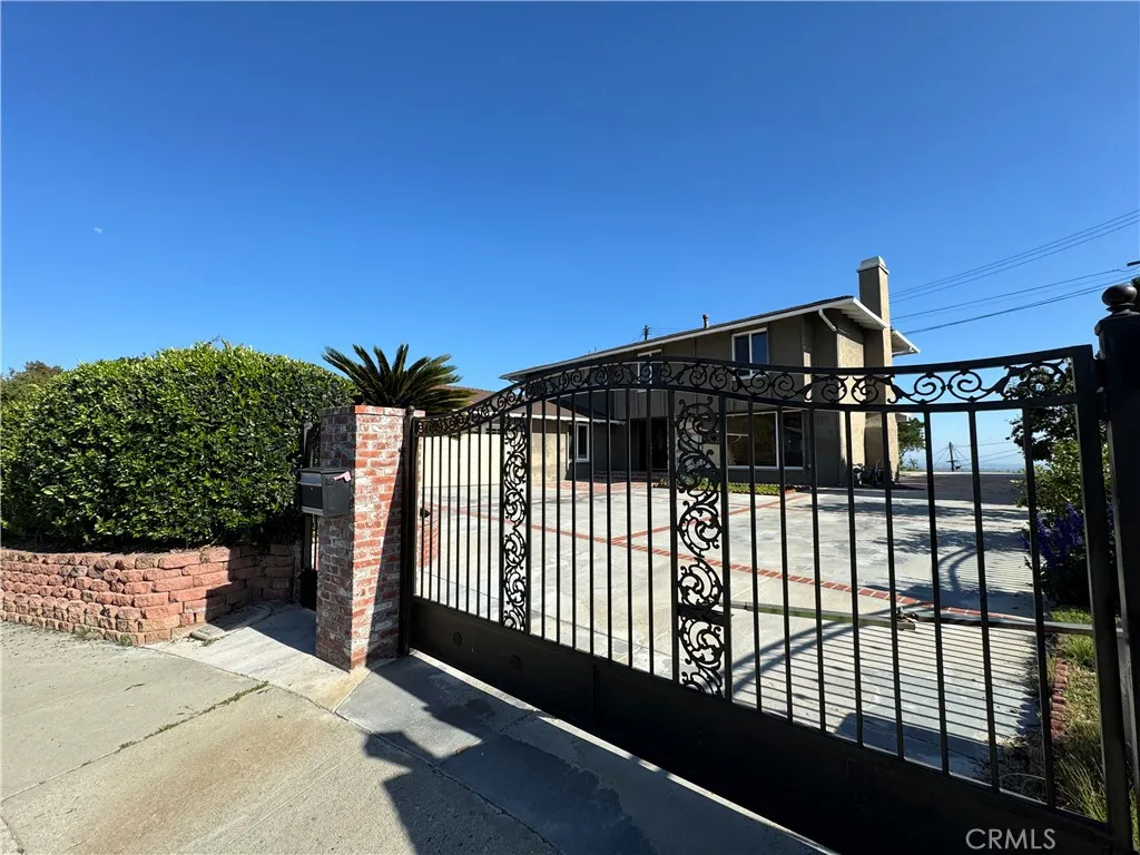 13678 Sycamore Dr