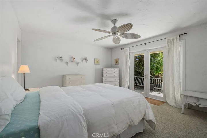 Primary bedroom -Queen sized bed