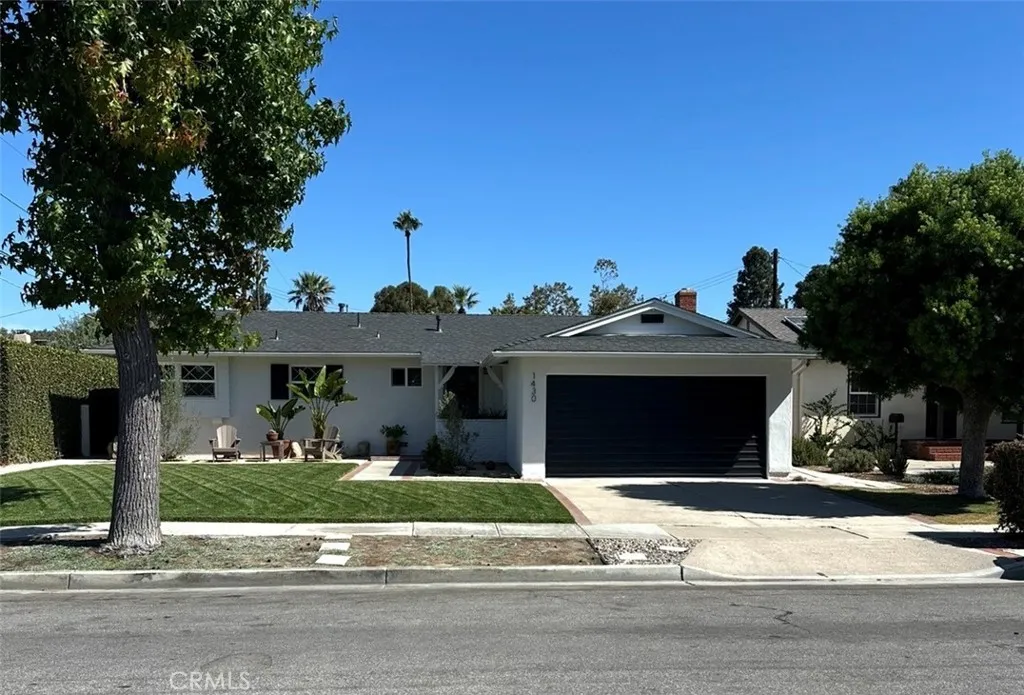 1430 Shamrock