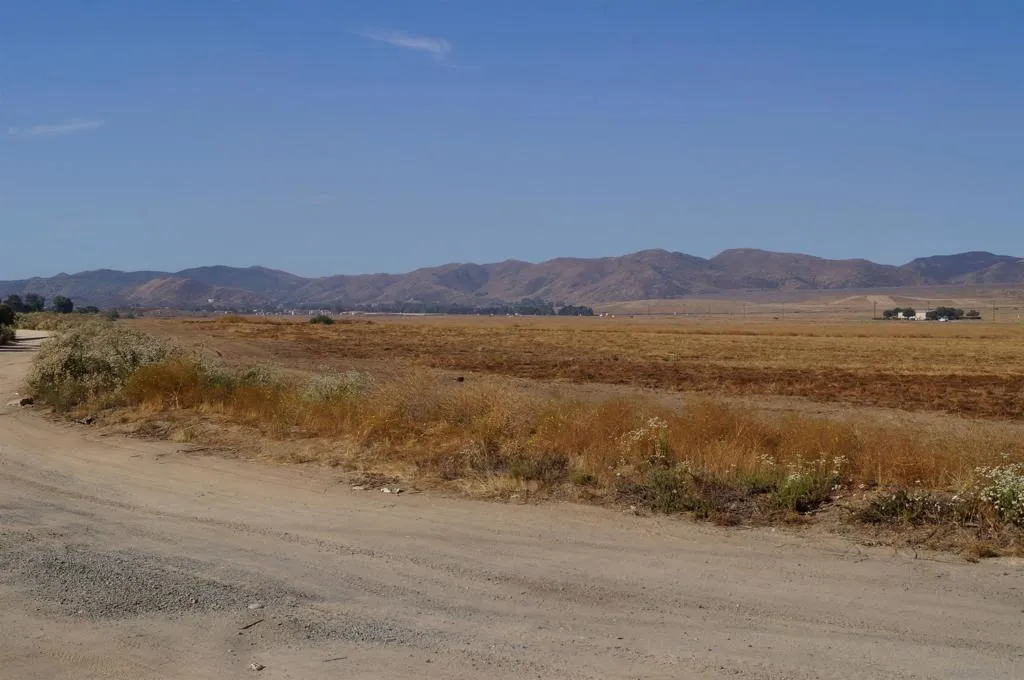 0 State, Hemet, California 92543 — photo 4