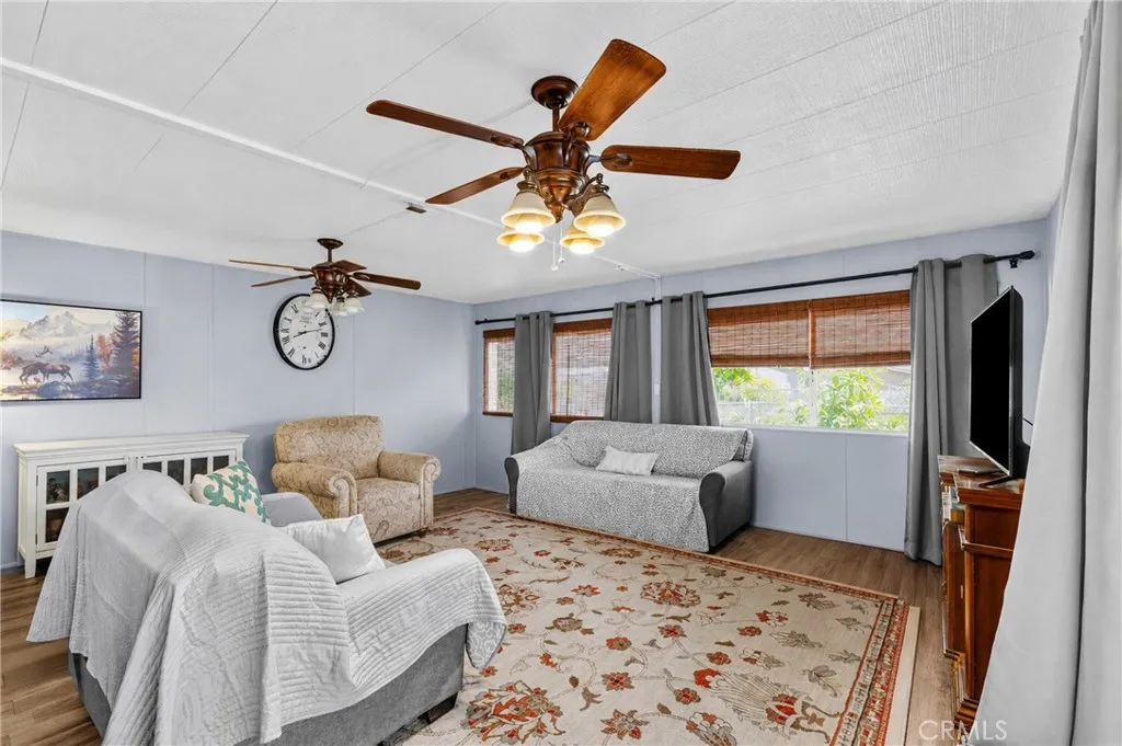 1700 S State Street 6, Hemet, California 92543 — photo 4