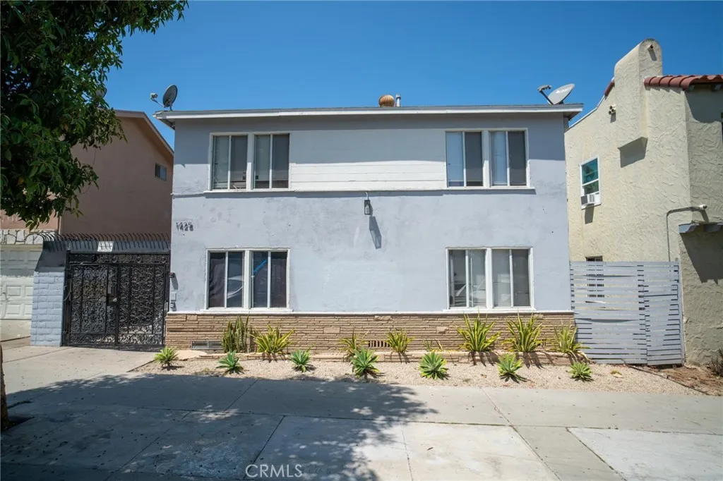 1425 Cedar Ave