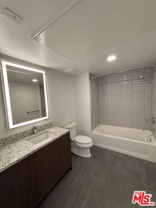 2880 James M Wood Boulevard 213, Los Angeles, California 90006 — photo 4