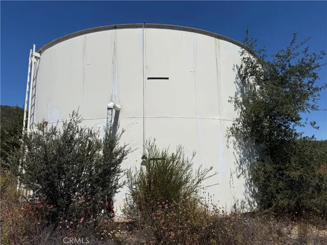Lotta water in that ther tank...