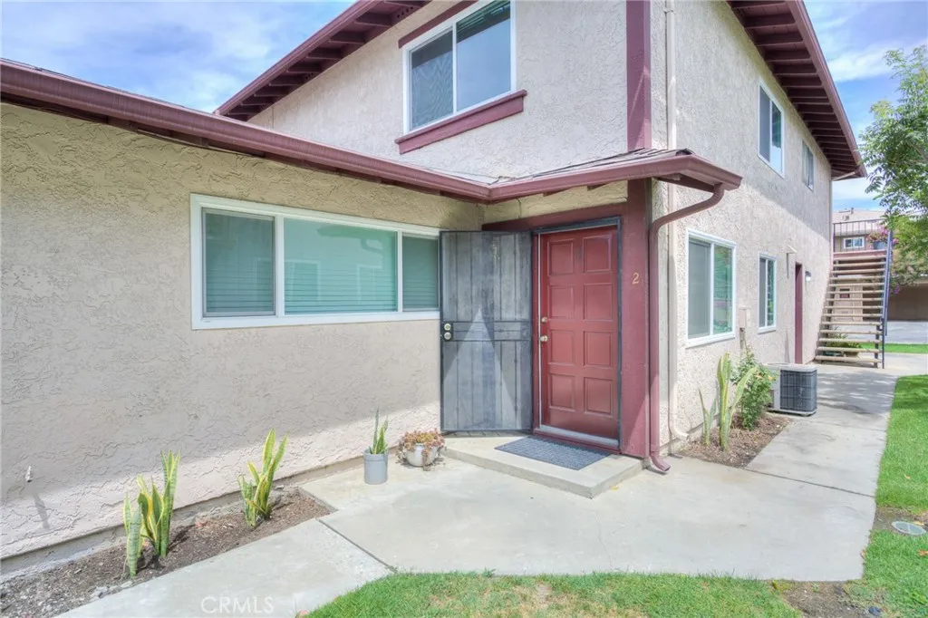 1085 W Sierra Madre 2