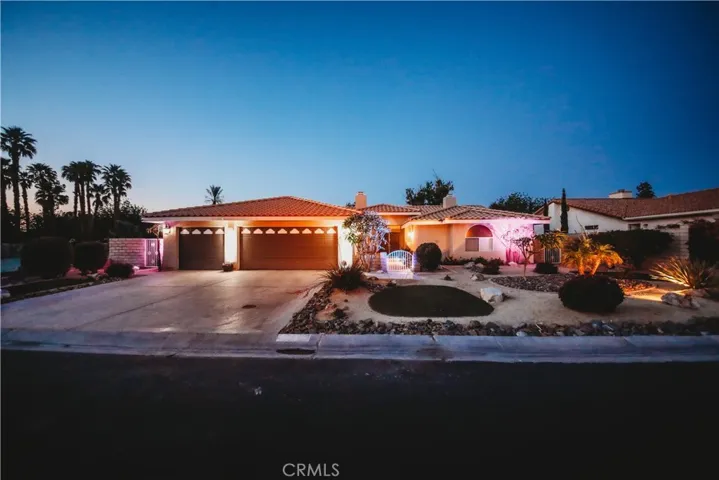 Great Curb Appeal! Nighttime