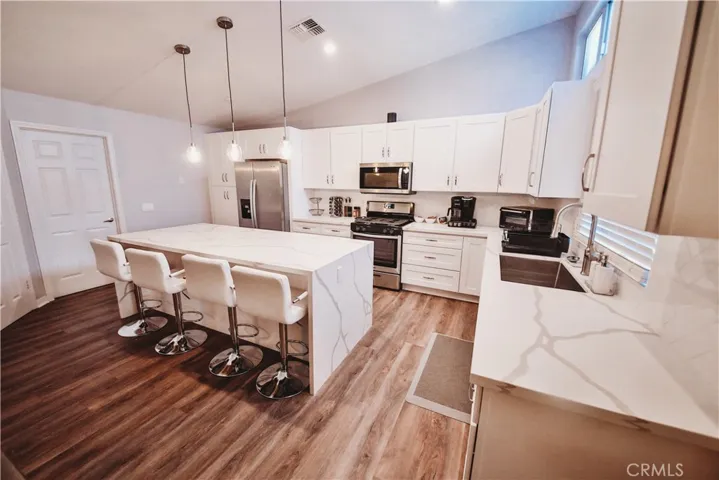 Great Kitchen!