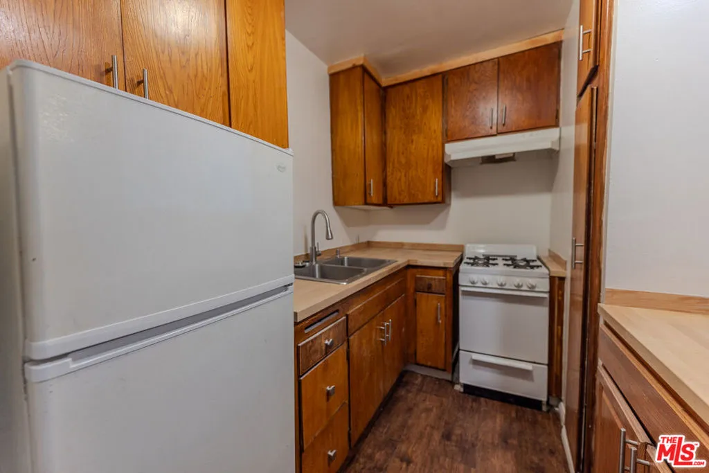 275 Lucas Avenue 4, Los Angeles, California 90026 — photo 5
