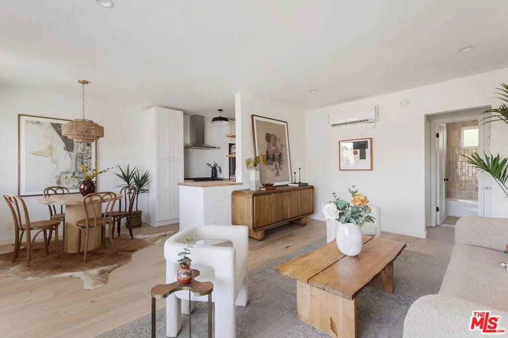 2135 Bellevue Ave