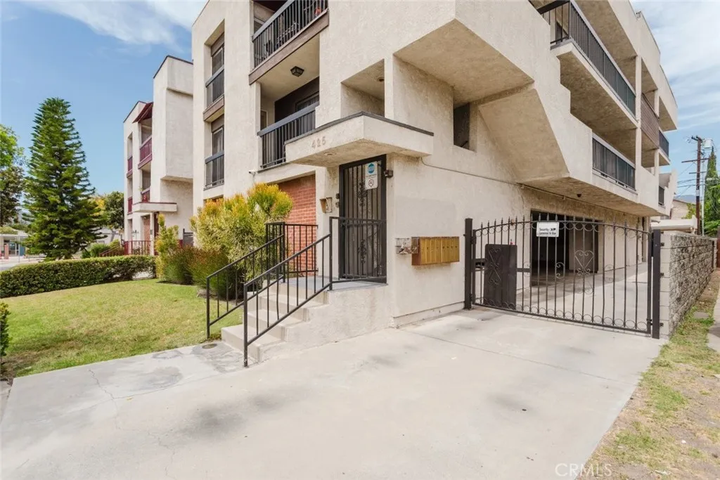 425 W Lomita Avenue, Glendale, California 91204 — photo 4