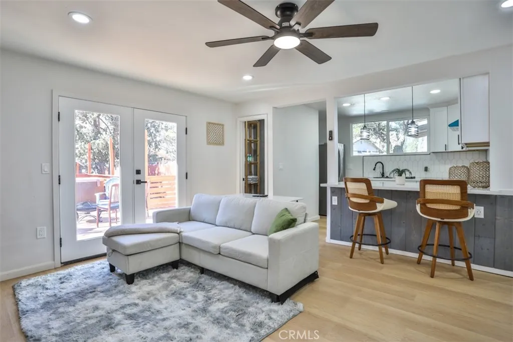 672 Talmadge, Big Bear Lake, California 92315 — photo 5
