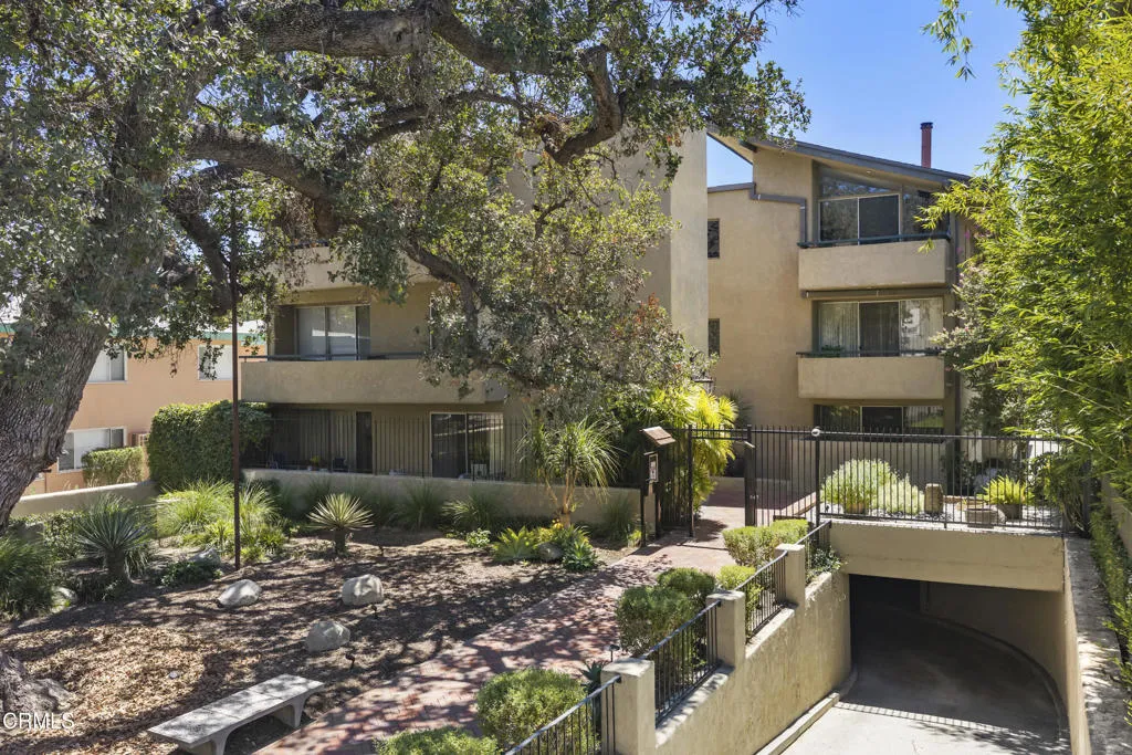 960 San Pasqual 205