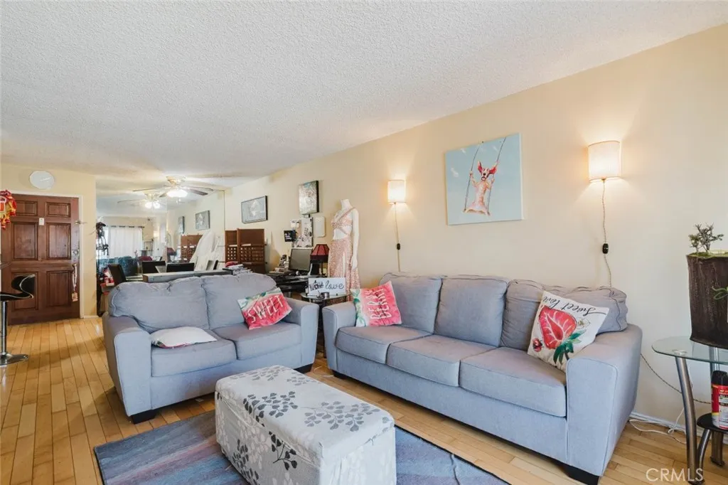 18307 Burbank Boulevard 233, Tarzana, California 91356 — photo 5