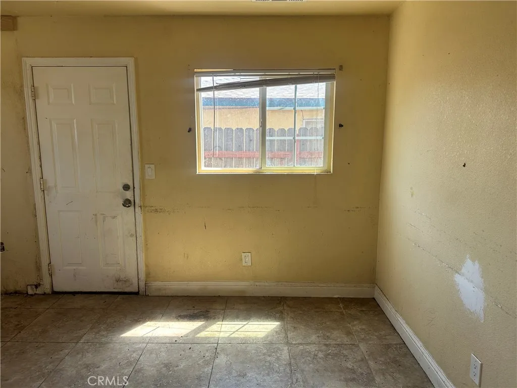 912 Meadows, Bakersfield, California 93306 — photo 5