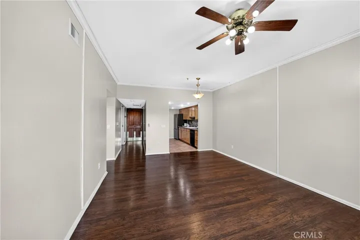 11124 Burbank Boulevard 108, North Hollywood, California 91601 — photo 4