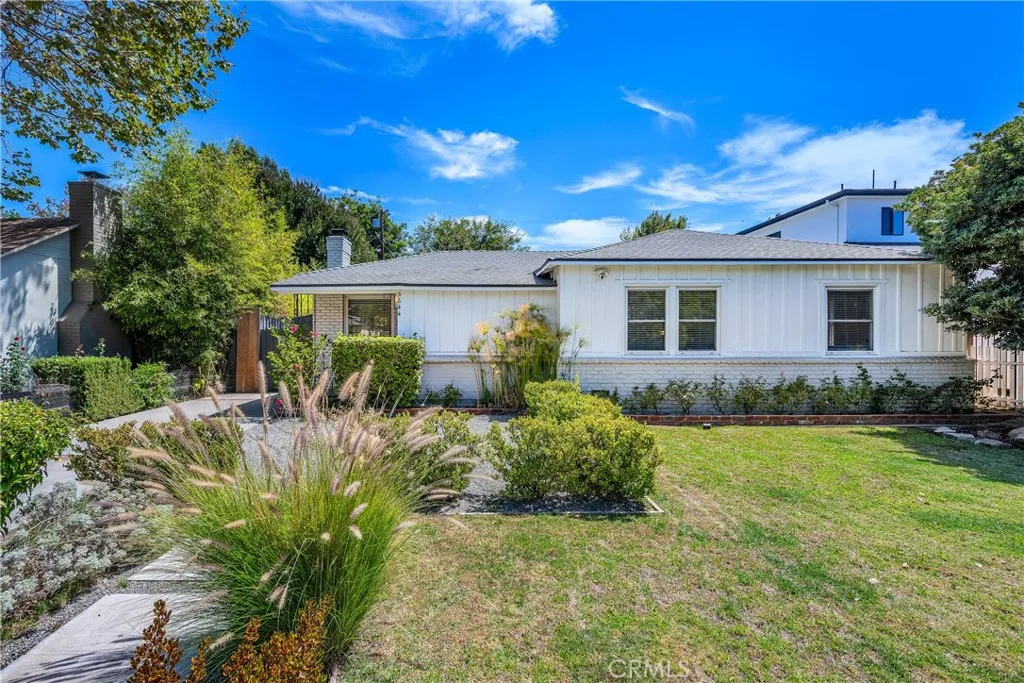 5644 Tobias Ave
