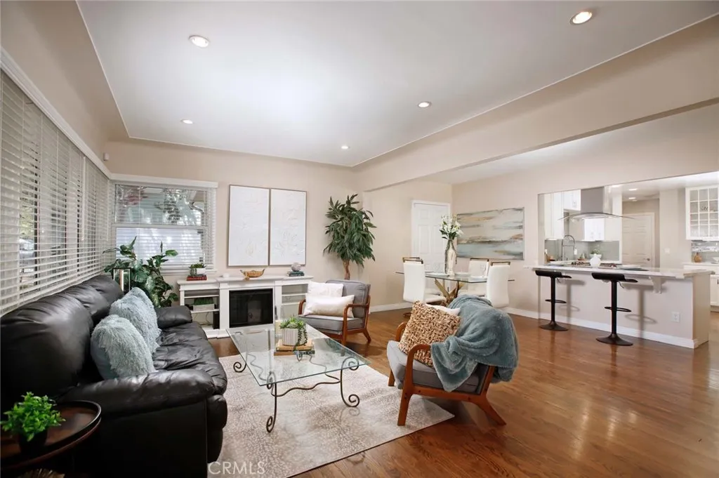 1426 N Avon, Burbank, California 91505 — photo 4