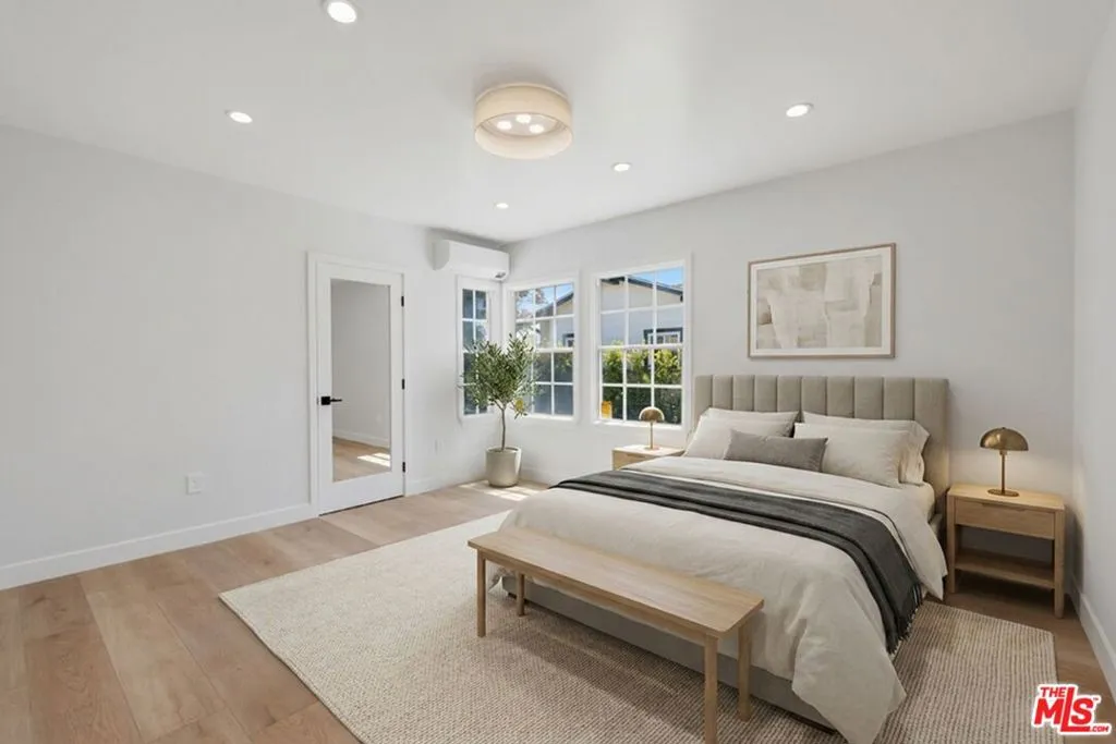 9470 S Harvard Boulevard, Los Angeles, California 90047 — photo 5