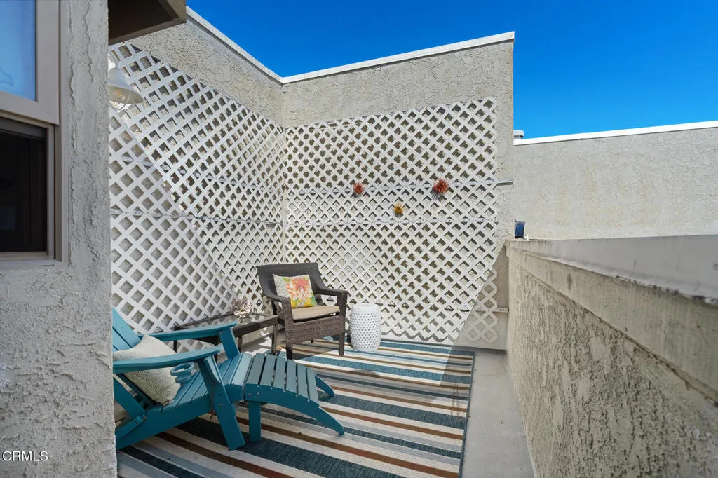 052