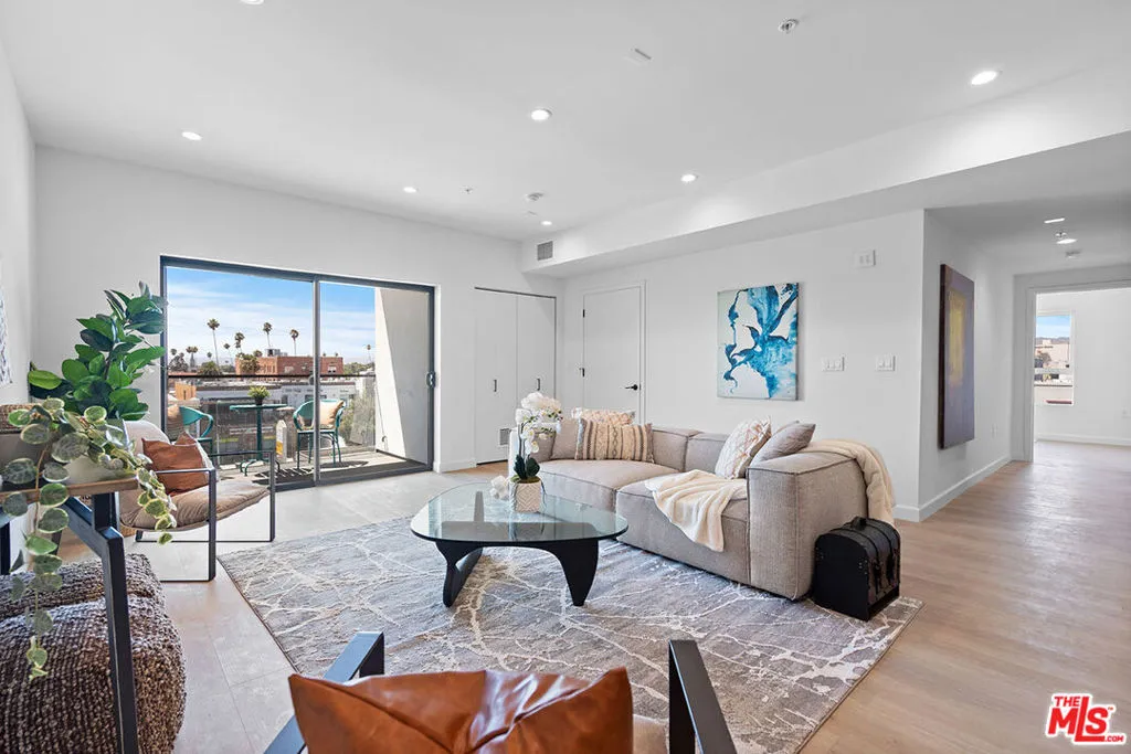 321 S Oxford Avenue 203, Los Angeles, California 90010 — photo 5
