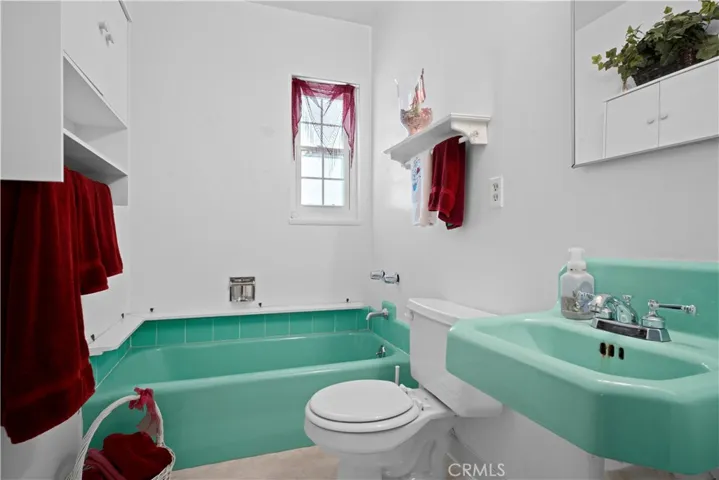 2nd Bathroom