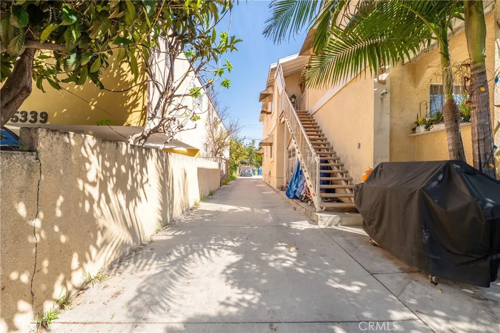 5335 Carlin, Los Angeles, California 90016 — photo 4