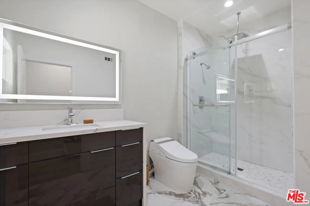 upper hall bathroom